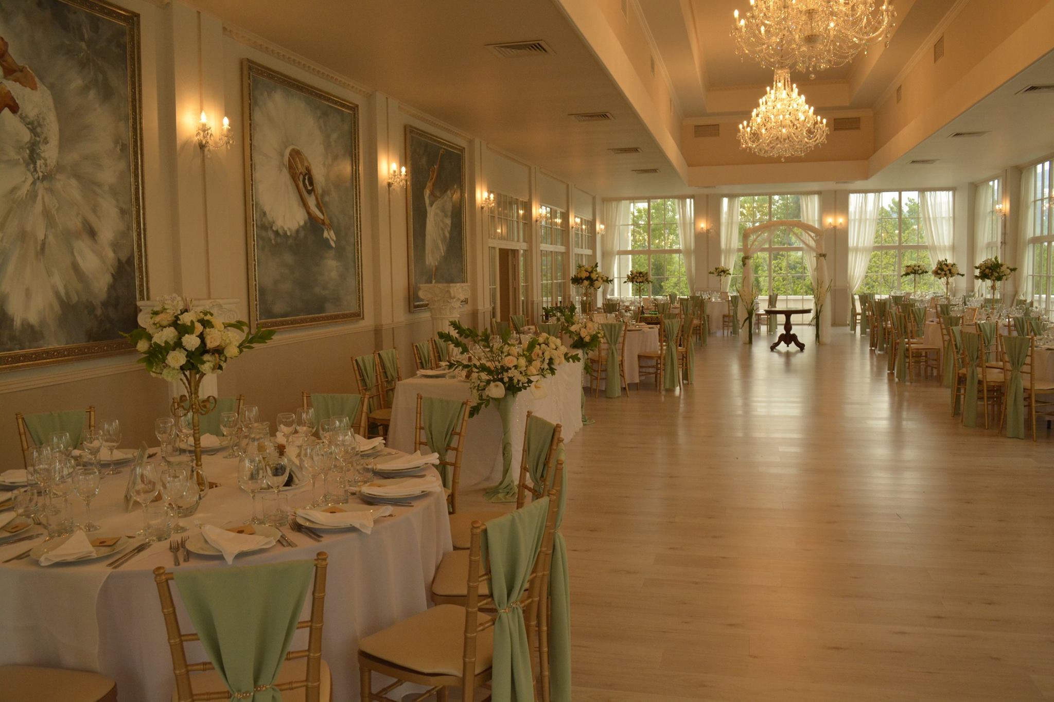 Сватбено тържество момент