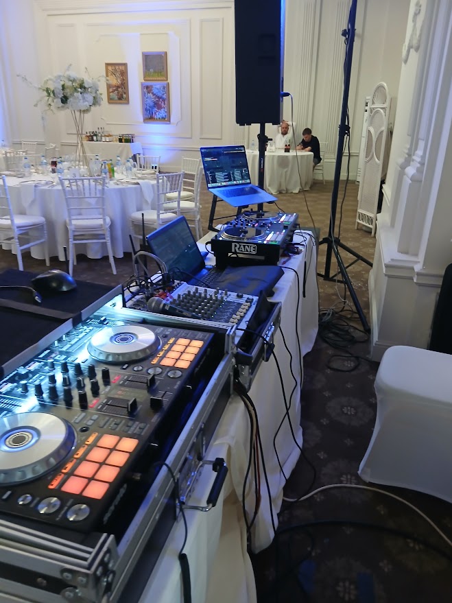 DJ техника и оборудване